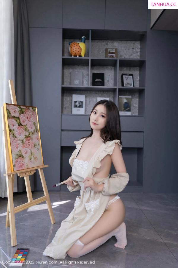   [XiuRen]高清写真图 2025.05.21 No.10308 杏子Yada 白色丝袜第12张图片